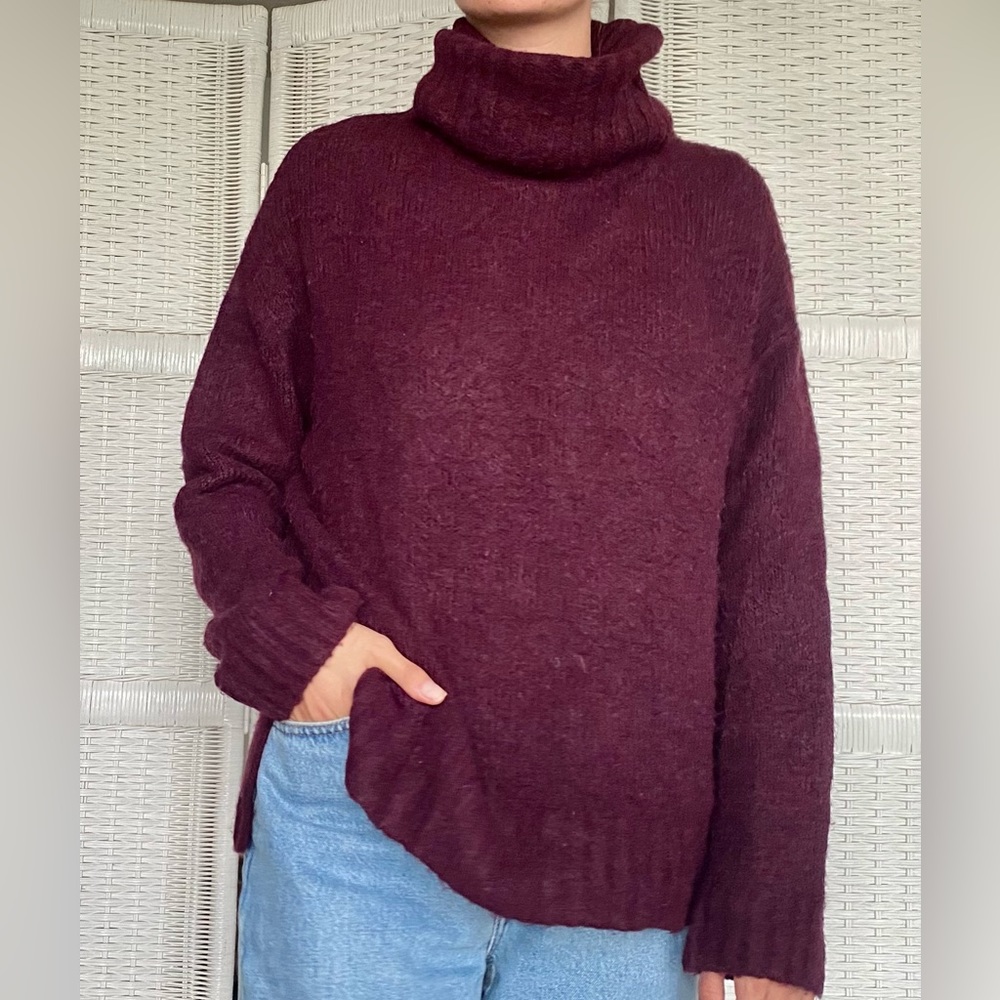 Comfy Dark Plum Turtleneck - Medium
